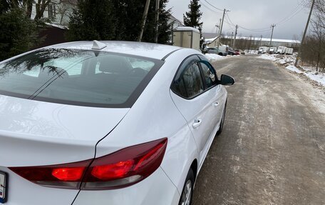 Hyundai Elantra VI рестайлинг, 2018 год, 1 150 000 рублей, 6 фотография