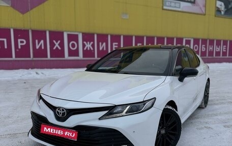 Toyota Camry, 2019 год, 2 300 000 рублей, 1 фотография