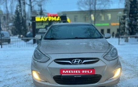 Hyundai Solaris II рестайлинг, 2012 год, 640 000 рублей, 3 фотография