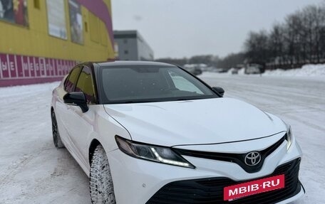 Toyota Camry, 2019 год, 2 300 000 рублей, 2 фотография