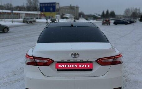 Toyota Camry, 2019 год, 2 300 000 рублей, 6 фотография