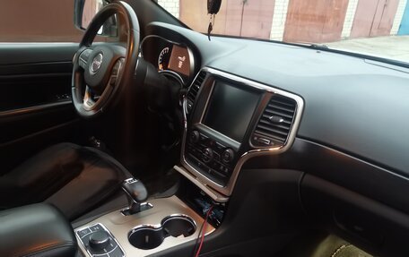 Jeep Grand Cherokee, 2013 год, 2 500 000 рублей, 24 фотография