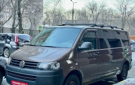 Volkswagen Caravelle T5, 2014 год, 2 050 000 рублей, 3 фотография