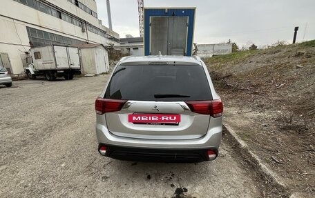 Mitsubishi Outlander III рестайлинг 3, 2019 год, 2 500 000 рублей, 3 фотография