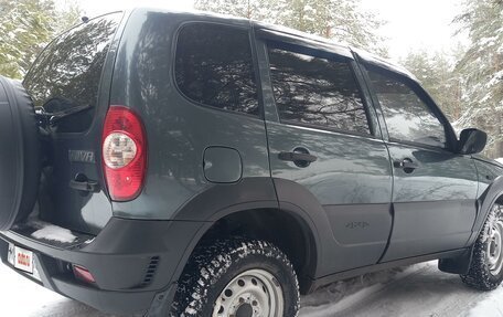 Chevrolet Niva I рестайлинг, 2011 год, 570 000 рублей, 4 фотография