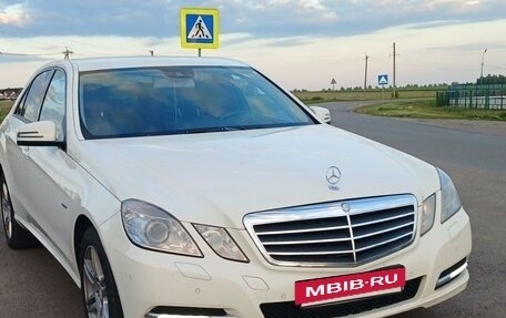 Mercedes-Benz E-Класс, 2012 год, 1 750 000 рублей, 8 фотография