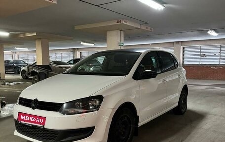 Volkswagen Polo VI (EU Market), 2013 год, 900 000 рублей, 2 фотография