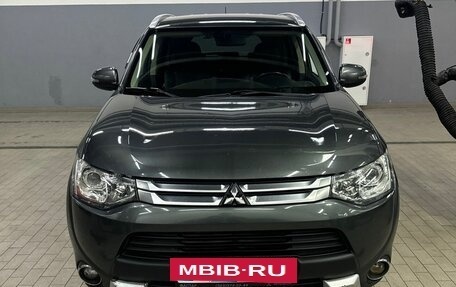 Mitsubishi Outlander III рестайлинг 3, 2014 год, 1 699 000 рублей, 2 фотография