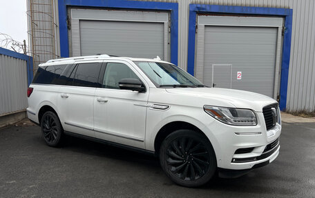 Lincoln Navigator, 2019 год, 7 777 000 рублей, 2 фотография