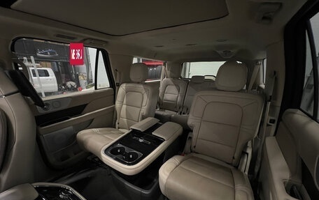 Lincoln Navigator, 2019 год, 7 777 000 рублей, 13 фотография