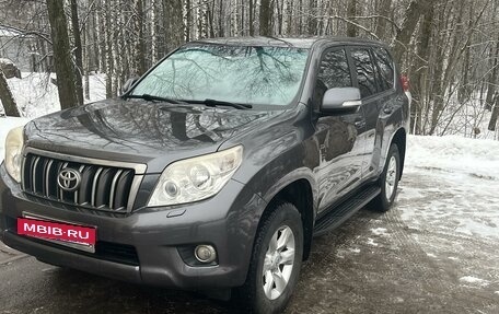 Toyota Land Cruiser Prado 150 рестайлинг 2, 2011 год, 2 700 000 рублей, 2 фотография