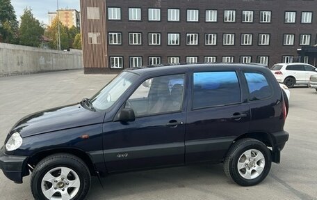 Chevrolet Niva I рестайлинг, 2005 год, 410 000 рублей, 1 фотография