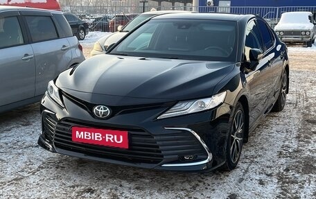 Toyota Camry, 2021 год, 3 640 000 рублей, 1 фотография