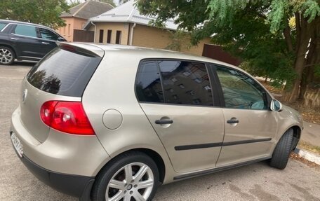 Volkswagen Golf V, 2004 год, 600 000 рублей, 2 фотография