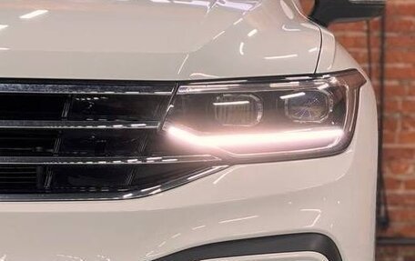 Volkswagen Tiguan II, 2022 год, 3 490 765 рублей, 4 фотография