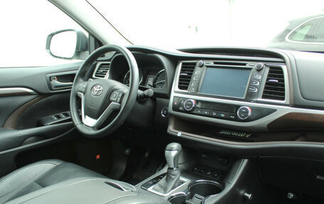 Toyota Highlander III, 2014 год, 2 950 000 рублей, 15 фотография