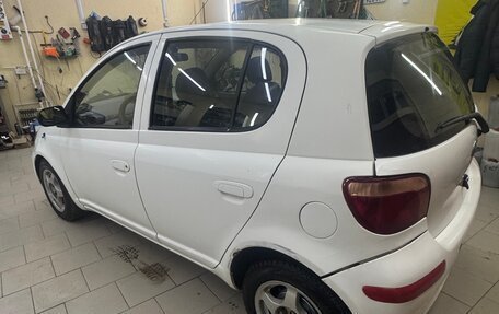 Toyota Yaris I рестайлинг, 2000 год, 400 000 рублей, 4 фотография