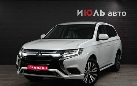 Mitsubishi Outlander III рестайлинг 3, 2022 год, 2 985 000 рублей, 1 фотография