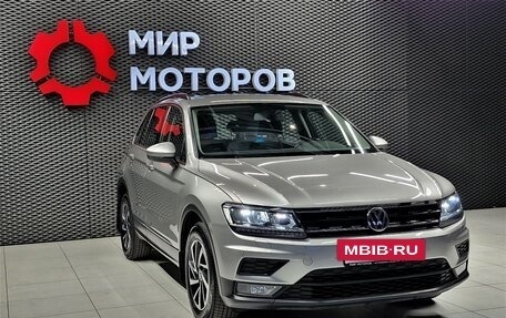 Volkswagen Tiguan II, 2019 год, 2 700 000 рублей, 3 фотография