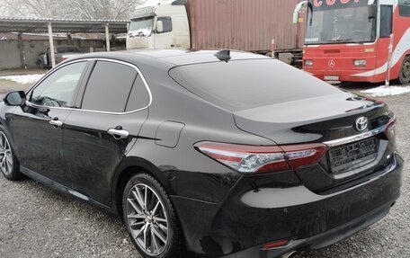 Toyota Camry, 2022 год, 3 700 000 рублей, 4 фотография