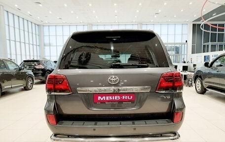 Toyota Land Cruiser 200, 2011 год, 3 150 000 рублей, 7 фотография