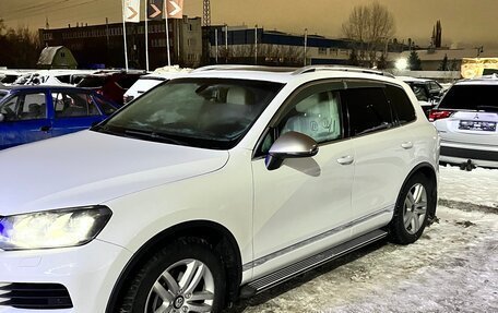 Volkswagen Touareg III, 2012 год, 2 700 000 рублей, 2 фотография