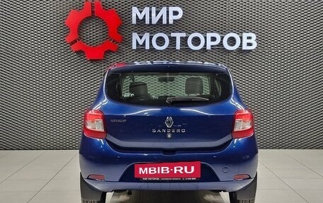 Renault Sandero II рестайлинг, 2016 год, 900 000 рублей, 3 фотография