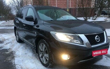 Nissan Pathfinder, 2016 год, 2 550 000 рублей, 3 фотография