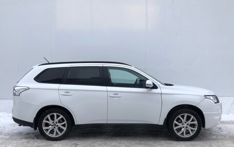 Mitsubishi Outlander III рестайлинг 3, 2014 год, 1 295 000 рублей, 4 фотография