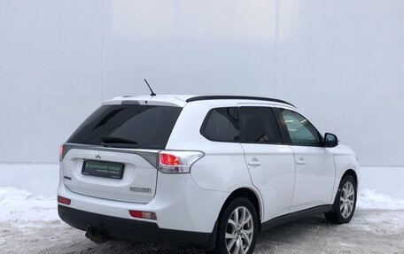 Mitsubishi Outlander III рестайлинг 3, 2014 год, 1 295 000 рублей, 5 фотография