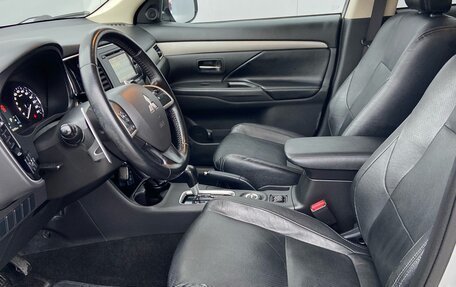 Mitsubishi Outlander III рестайлинг 3, 2014 год, 1 390 000 рублей, 10 фотография