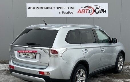 Mitsubishi Outlander III рестайлинг 3, 2014 год, 1 390 000 рублей, 7 фотография