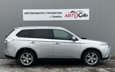 Mitsubishi Outlander III рестайлинг 3, 2014 год, 1 390 000 рублей, 8 фотография