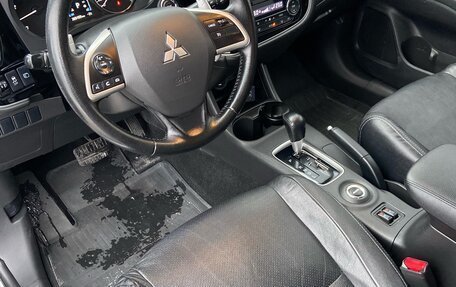 Mitsubishi Outlander III рестайлинг 3, 2014 год, 1 390 000 рублей, 11 фотография