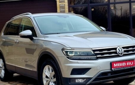 Volkswagen Tiguan II, 2018 год, 2 500 000 рублей, 1 фотография