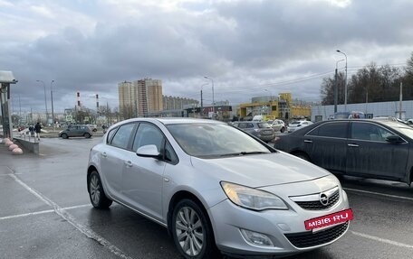 Opel Astra J, 2011 год, 740 000 рублей, 2 фотография