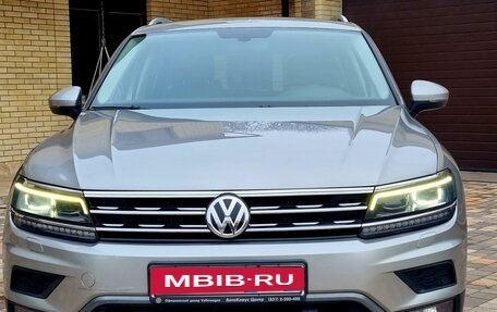 Volkswagen Tiguan II, 2018 год, 2 500 000 рублей, 2 фотография