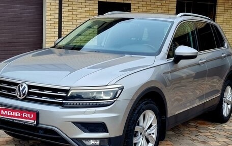 Volkswagen Tiguan II, 2018 год, 2 500 000 рублей, 3 фотография