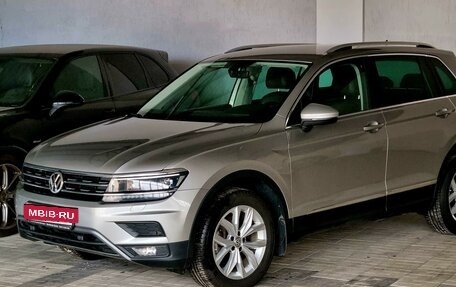 Volkswagen Tiguan II, 2018 год, 2 500 000 рублей, 13 фотография