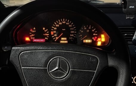 Mercedes-Benz C-Класс, 1996 год, 380 000 рублей, 2 фотография