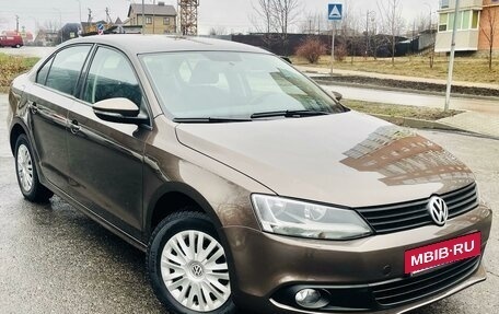 Volkswagen Jetta VI, 2012 год, 1 150 000 рублей, 2 фотография