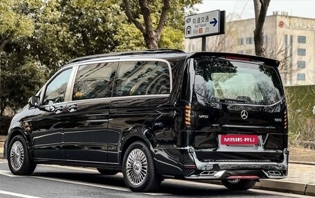 Mercedes-Benz Vito, 2023 год, 8 400 000 рублей, 4 фотография