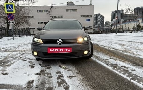 Volkswagen Jetta VI, 2011 год, 780 000 рублей, 13 фотография