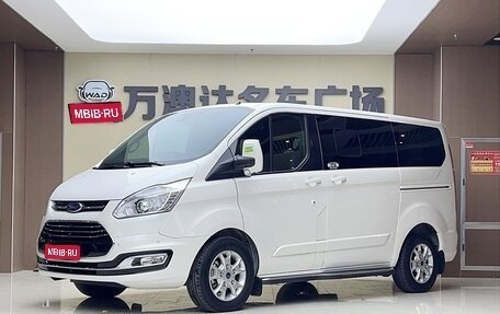 Ford Tourneo Custom I рестайлинг, 2021 год, 3 100 000 рублей, 1 фотография