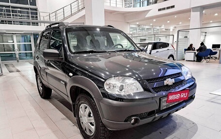 Chevrolet Niva I рестайлинг, 2016 год, 779 000 рублей, 3 фотография