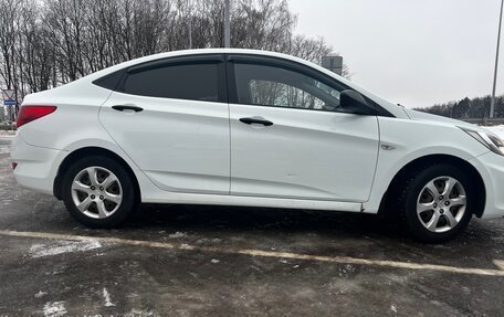 Hyundai Solaris II рестайлинг, 2013 год, 875 000 рублей, 2 фотография