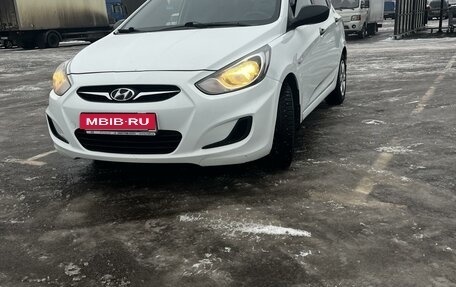 Hyundai Solaris II рестайлинг, 2013 год, 875 000 рублей, 4 фотография