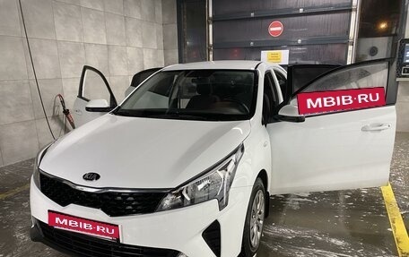 KIA Rio IV, 2020 год, 1 730 000 рублей, 2 фотография