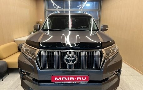 Toyota Land Cruiser Prado 150 рестайлинг 2, 2018 год, 5 850 000 рублей, 2 фотография