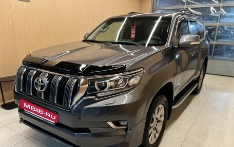 Toyota Land Cruiser Prado 150 рестайлинг 2, 2018 год, 5 850 000 рублей, 3 фотография